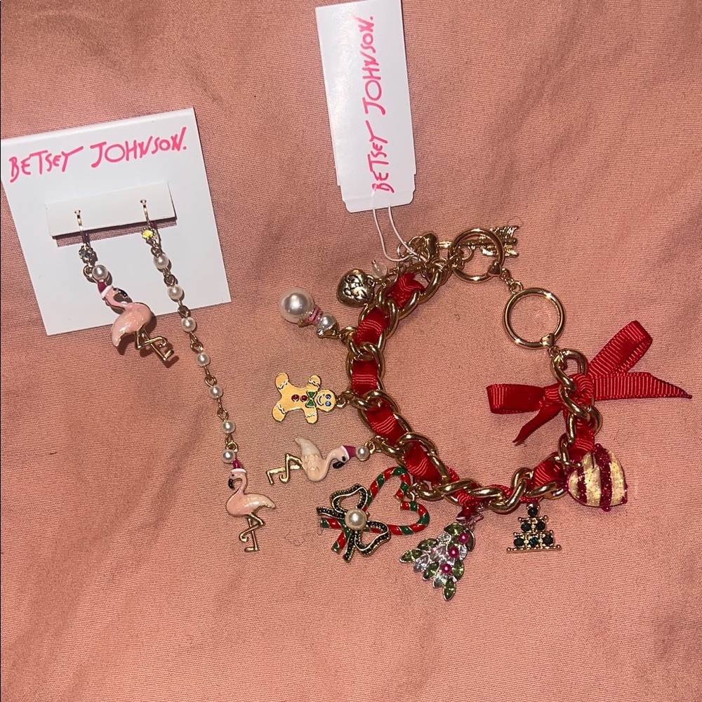 Betsey Johnson Red and Gold Holiday Charm Set‎